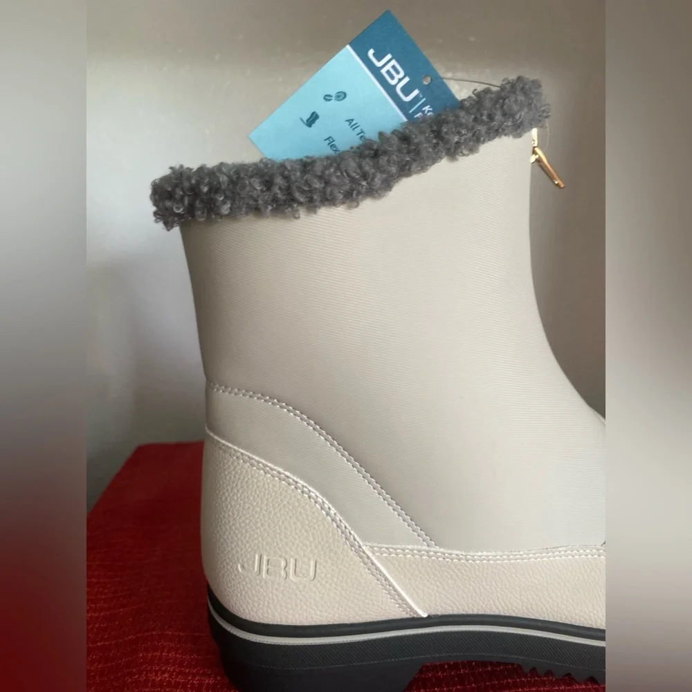 Women's Winter Boots in Cream and Gray